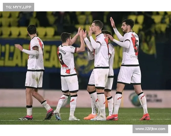 帕尔马主场球迷热情助力球队力争意甲抢分全力以赴